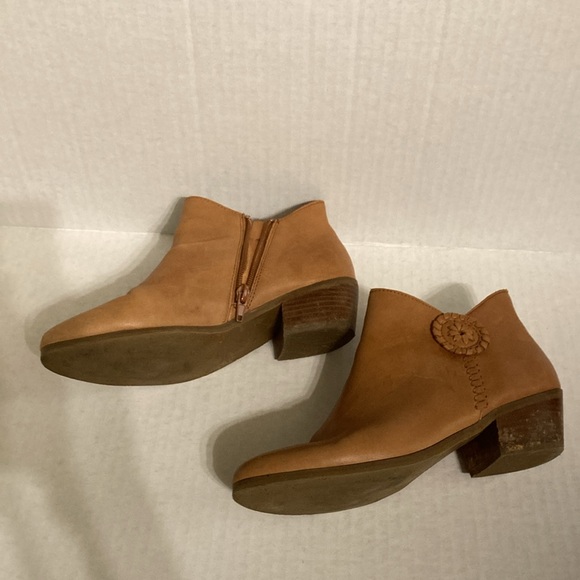 Jack Rogers tan leather booties size 6.5M - Picture 4 of 12